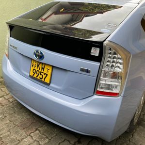 Toyota Prius 3rd generation 2011 - Image 2
