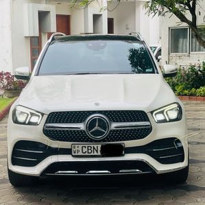 Mercedes Benz GLE 300D PERFUME PACKAGE 2020 - Image 2