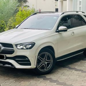 Mercedes Benz GLE 300D PERFUME PACKAGE 2020 - Image 3