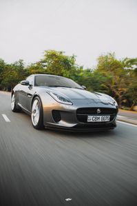 Jaguar F-Type P300 2019