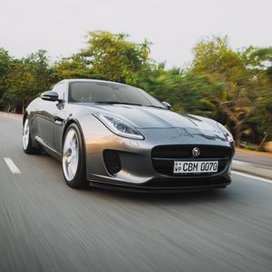 Jaguar F-Type P300 2019 - Image 2
