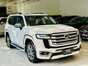 Toyota Land Cruiser Sahara LC300 ZX Diesel B/Nw 2023
