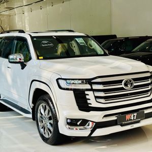 Toyota Land Cruiser Sahara LC300 ZX Diesel B/Nw 2023 - Image 2