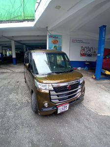 Suzuki Spacia CustomZ Turbo 2017