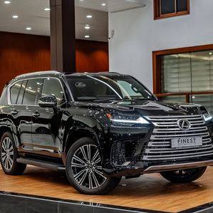 Lexus LX500d DIESEL LUXURY 2024 - Image 2