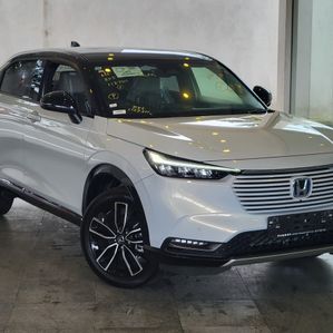 Honda Vezel Z PLAY PAN-ROOF 2024 - Image 2