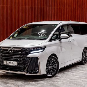 Toyota Vellfire HYBRID COMFORT SEATS 2024 - Image 2