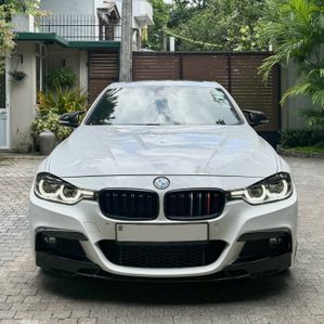 BMW 318i ShadowM Sport 2018 - Image 2