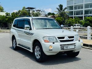 Mitsubishi Montero 2003