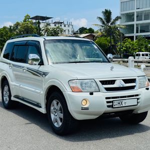 Mitsubishi Montero 2003 - Image 2