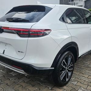 Honda Vezel Z Premium 2025 - Image 3