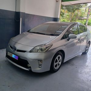 Toyota Prius 2014 - Image 2