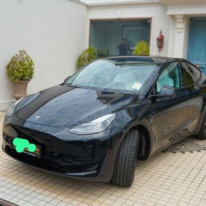 Tesla Model Y 2024 - Image 2