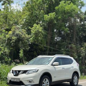 Nissan X-Trail sunroof 2015 - Image 2