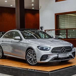 Mercedes Benz E200 NEW AMG LINE 2023 - Image 2