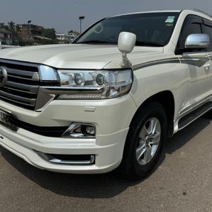 Toyota Land Cruiser Sahara Diesal Full Option 2016 - Image 3