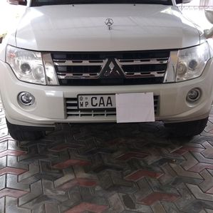 Mitsubishi Montero V 98,GLX 2013 - Image 2