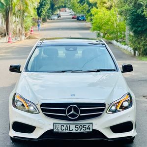 Mercedes Benz E300 One Year Battery War 2015 - Image 2