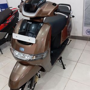 TVS iQube Electric 2025 - Image 2