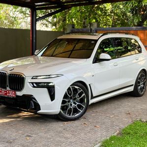 BMW X7 M Sport Diesel 2024 - Image 2