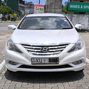 Hyundai Sonata 2012 - Image 2