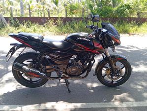 Bajaj Pulsar 180 2017