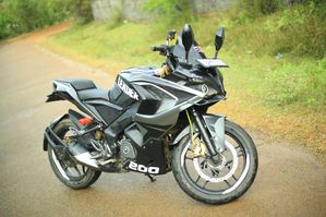 Bajaj Pulsar RS200 2018