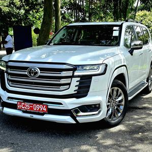 Toyota Land Cruiser Sahara LC300 ZX Diesel 2024 - Image 2