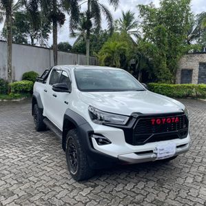 Toyota Hilux GR SPORT 2025 - Image 2