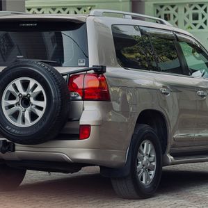 Toyota Land Cruiser Sahara V8 VX 2010 - Image 3