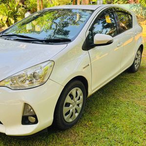 Toyota Aqua S Grade 2013 - Image 2