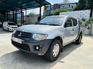 Mitsubishi L200 2011