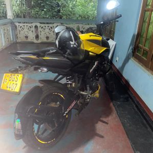 Bajaj Pulsar NS200 2018 - Image 3