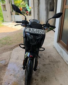 Bajaj Pulsar N160 2024