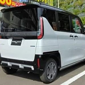 Mitsubishi Delica Wagon R T Premium 2024 - Image 2