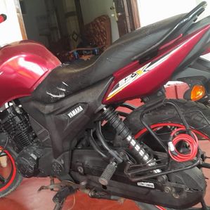 Yamaha SZ-RR 2013 - Image 2