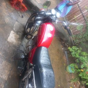 Suzuki GN 125 2006 - Image 2