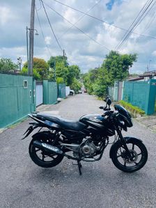 Bajaj Pulsar 150 2015