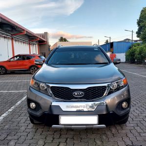 Kia Sorento 2011 - Image 2