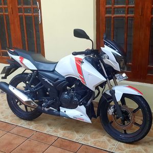 TVS Apache RTR 160 2019 - Image 2