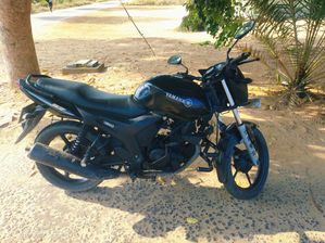 Yamaha SZ-RR 2012