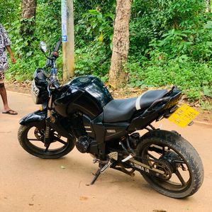 Yamaha FZ v1s 2012 - Image 3