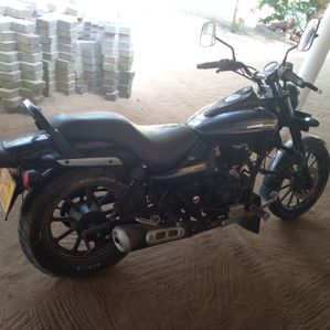 Bajaj Avenger 2017