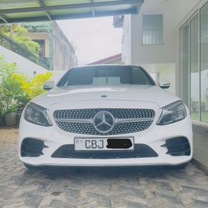 Mercedes Benz C200 AMG Premium Plus 2019 - Image 2