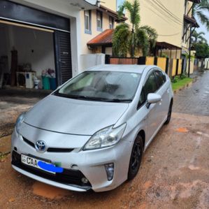 Toyota Prius 2012 - Image 2