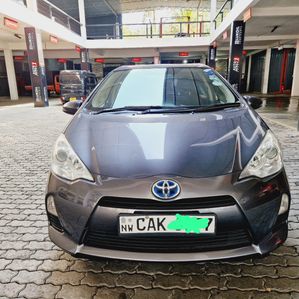 Toyota Aqua S Limited 2013 - Image 2