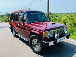 Mitsubishi Pajero 1989