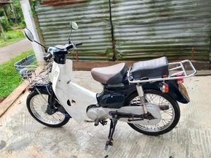 Honda Super Club pres cub 2003
