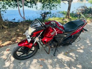 Honda CB Trigger 2015