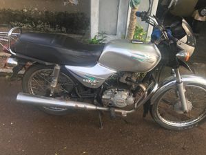 Bajaj Boxer 2004